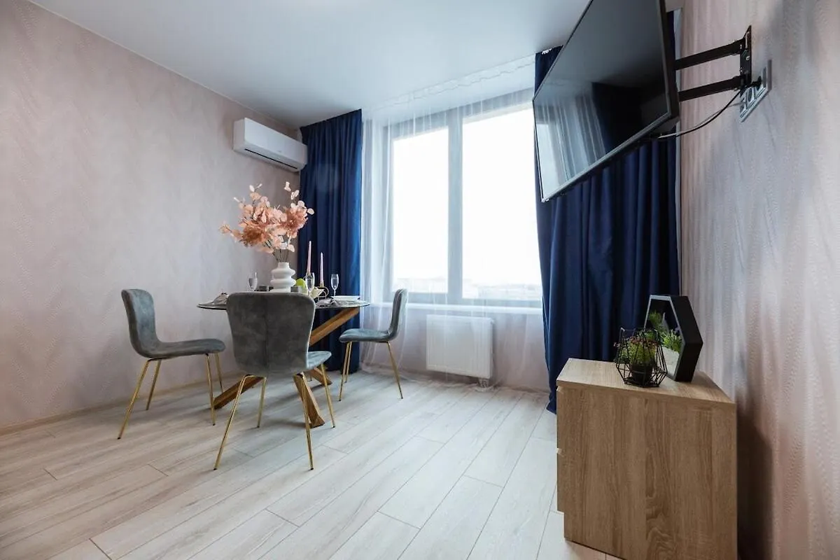 San Francisko Apartment Near Nyvky Metro Station 299 キエフ